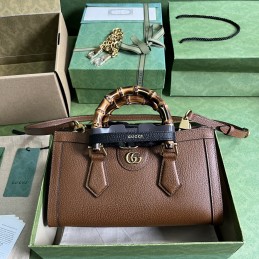 Diana Small Shoulder Bag -...