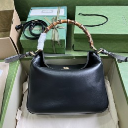 Diana Medium Shoulder Bag -...