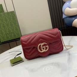 GG Marmont Super Mini Bag...