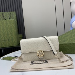Interlocking G Chain Wallet...
