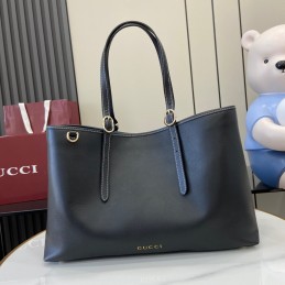 GG Emblem Medium Tote Bag -...