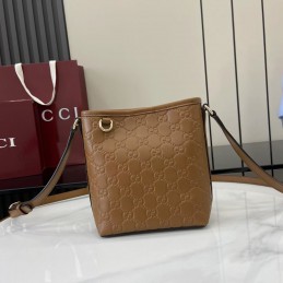 GG Emblem Nano Bucket Bag -...