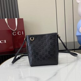 GG Emblem Nano Bucket Bag -...
