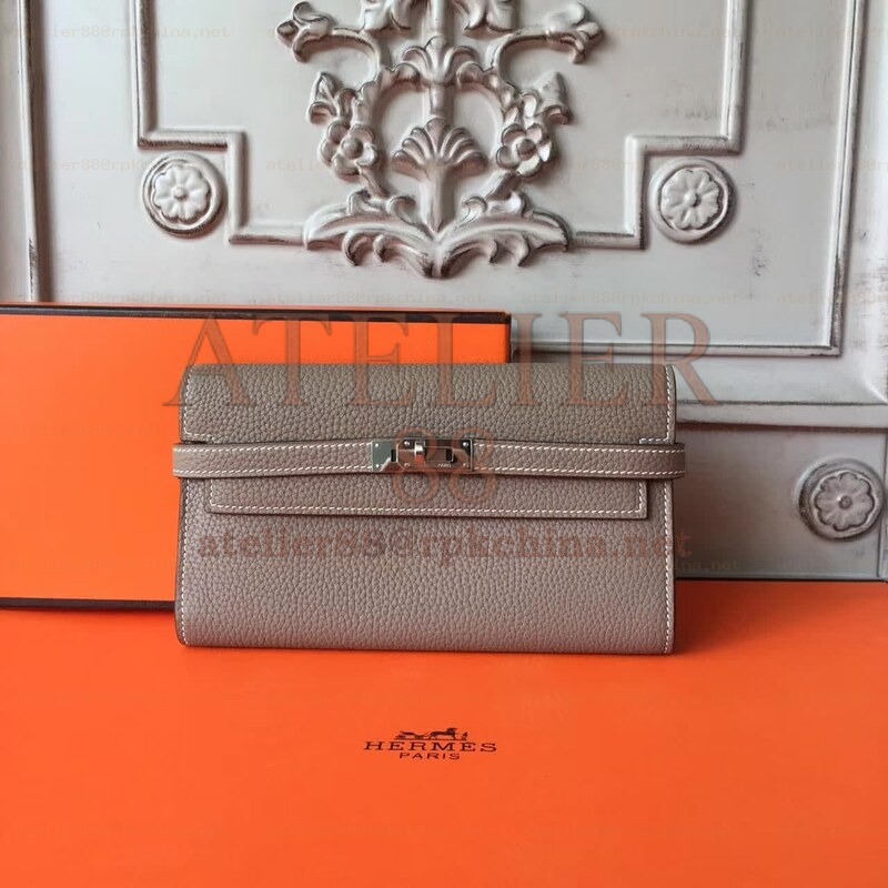 Gray Pebbled Kelly Wallet Silver Hardware
