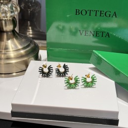 Enamel Fan Stud Earrings