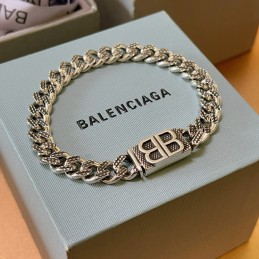 Cuban Chain Logo Bracelet...