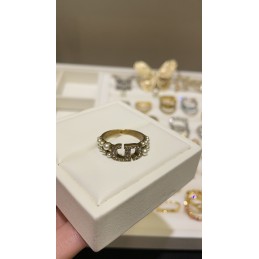 30 Montaigne Ring