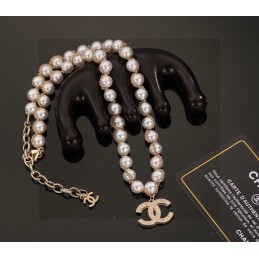 Gold-Woven Pearl Choker...