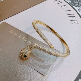 Serpenti Pave Head Bangle...