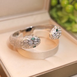 Serpenti Scale Head Bangle...