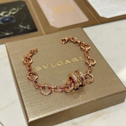 Spiral Charm Chain Bracelet...