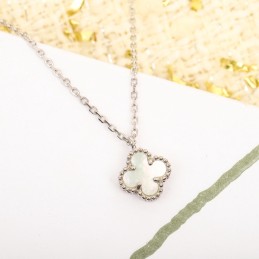 Vintage Alhambra White Gold...