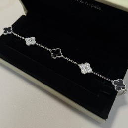 Vintage Alhambra White Gold...