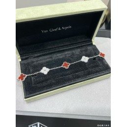 Vintage Alhambra White Gold...