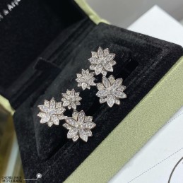 Lotus 3-Flower White Gold...