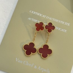 Earrings: Diamond & Pearl...