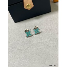 Star Flower Turquoise Stud...