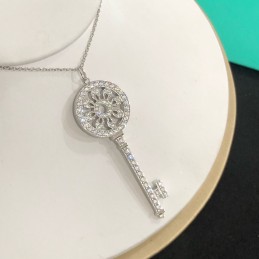 Daisy Key Medallion...