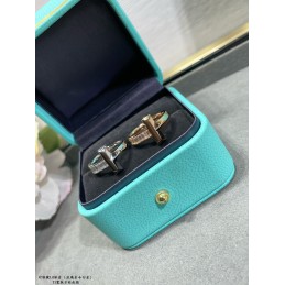T1 Wide Baguette Diamond Ring