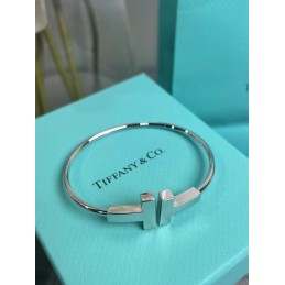 18k White Gold T Wire...