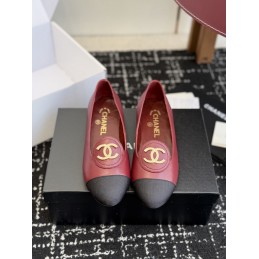 Medallion Ballet Flats Red...