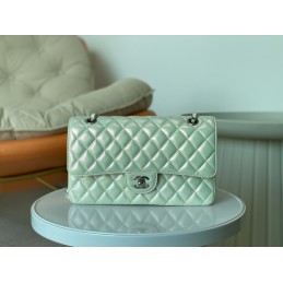 Classic Flap 25 Iridescent...