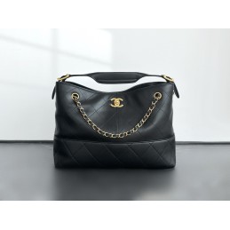 Two-Tone Hobo Tote Grande...