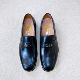 Vitello Leather Gancini...