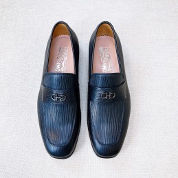 Vitello Ribbed Leather Logo...