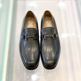 Vitello Leather Gancini...