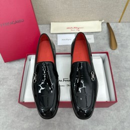 Patent Leather Gancini...