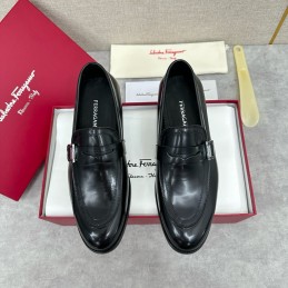 Vitello Leather Penny...