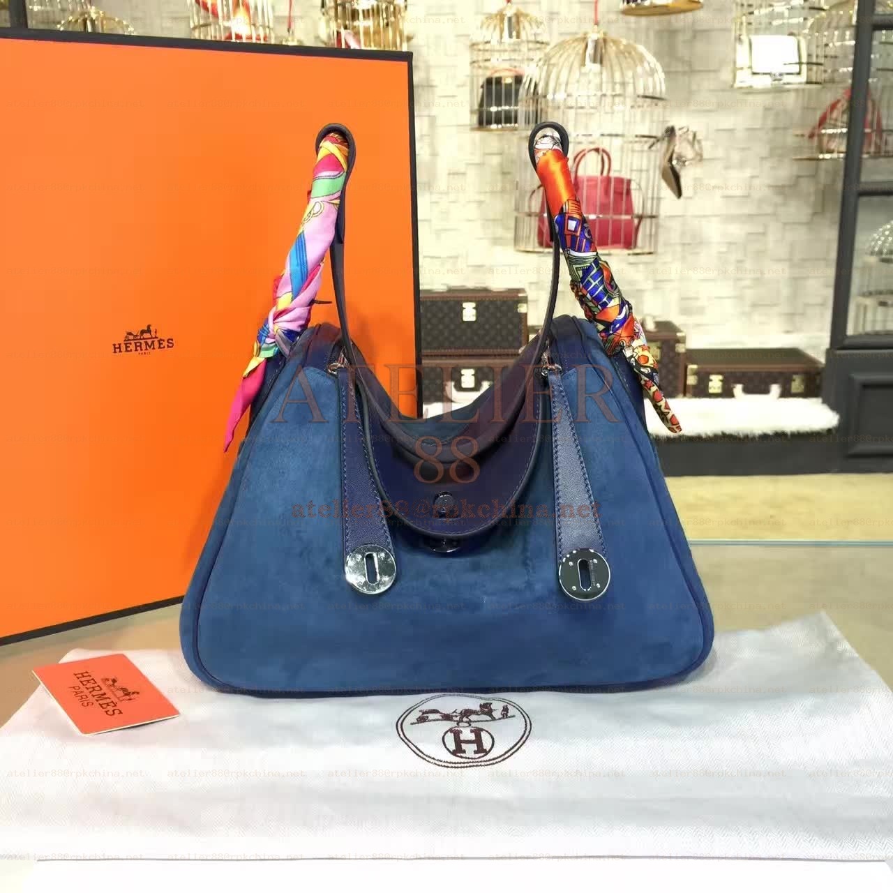 Navy Blue Lindy 30 Bag Twilly Handle