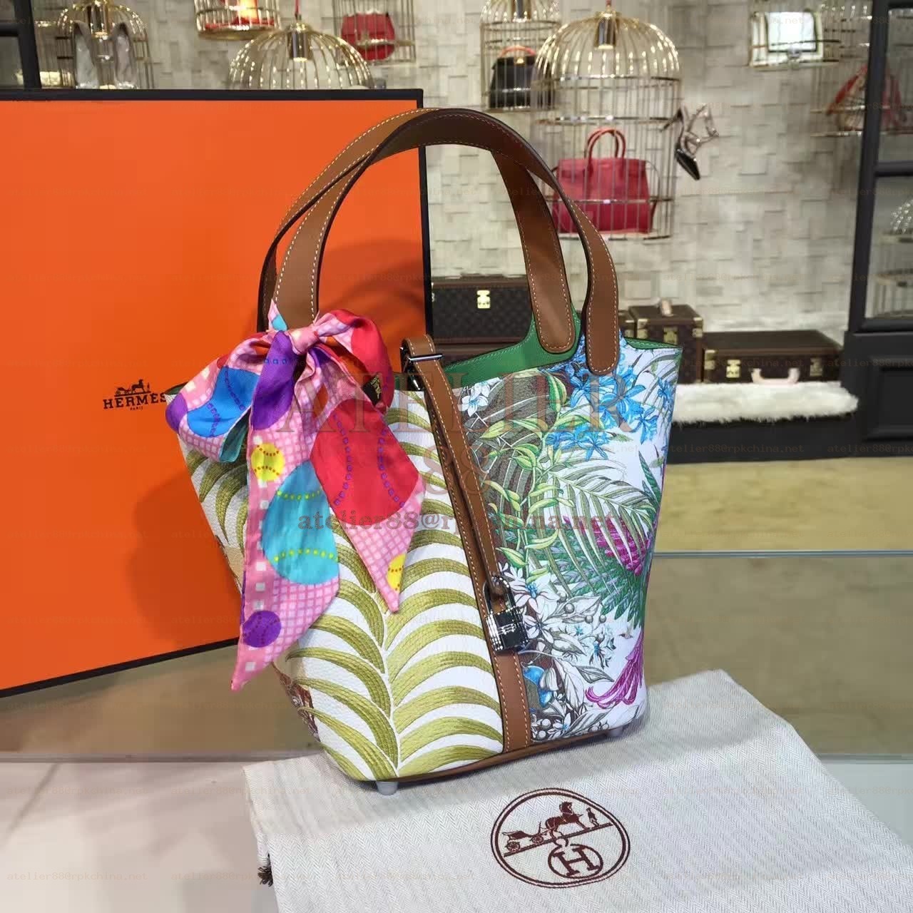 Multicolor Silk In Print Picotin Lock 22 Bag