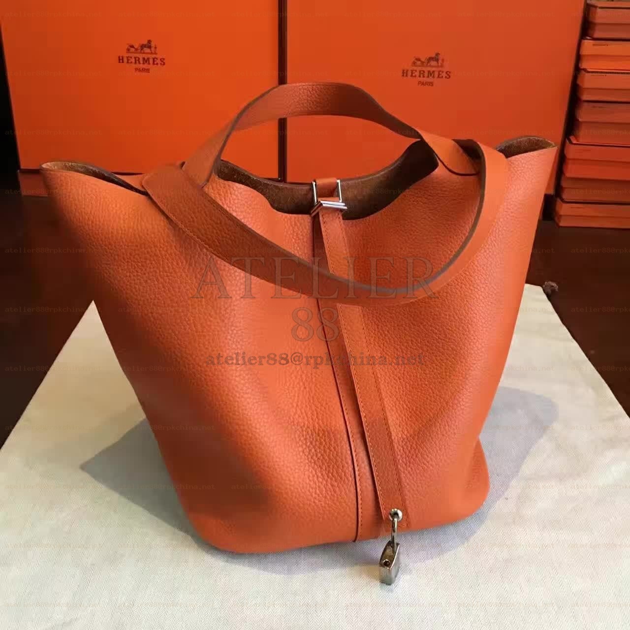 Orange Brown Picotin Lock 22 Smooth Leather Bag