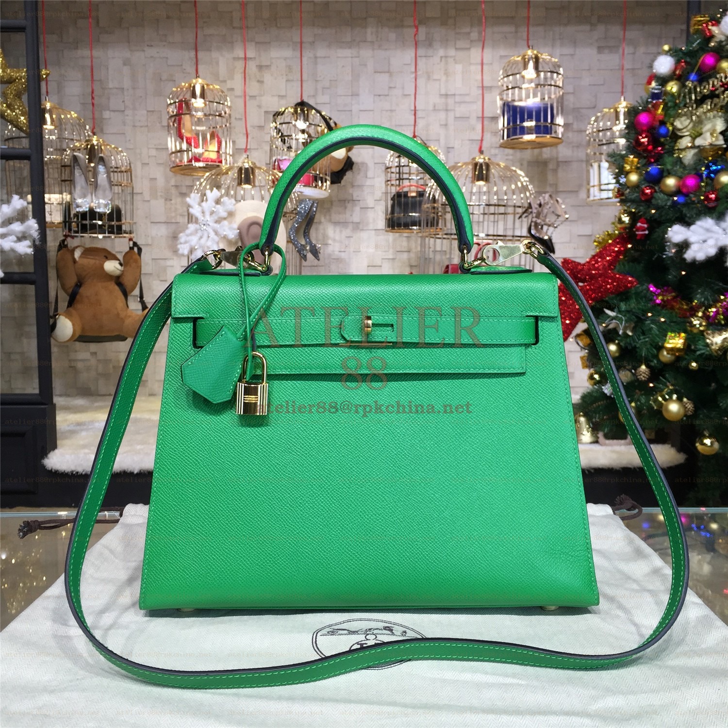 Green Kelly 28 Gold Hardware Bag